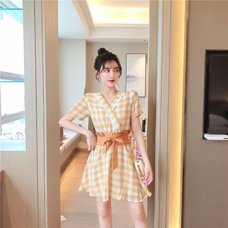 VK旗艦店 韓系小清新復古收腰V領格紋短袖洋裝