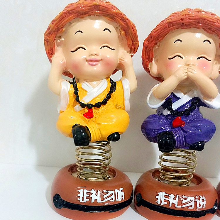 Trang trí xe hơi dễ thương lắc đầu búp bê trang trí xe trang trí xe trang sức nam nữ sáng tạo xe cung cấp đệm lưng ghế xe ô tô