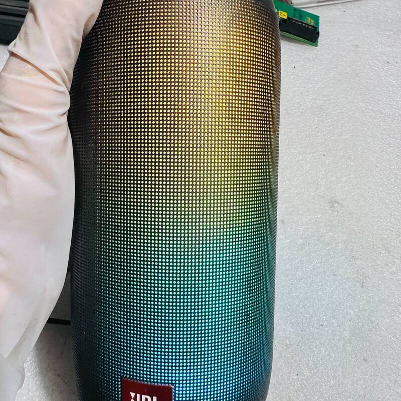 Negotiable Price for Jbl Pulse 2 Black, Can Only Be Powered When Plugged in