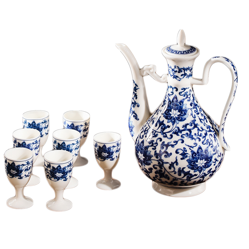 Jingdezhen blue and white porcelain white wine wine suits for ipads porcelain high - end Chinese style household ceramics hip flask glass suite