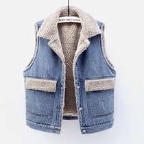 Autumn and winter New Korean loose big pocket sleeveless Lamb hair denim vest padded warm cotton vest velvet waistcoat