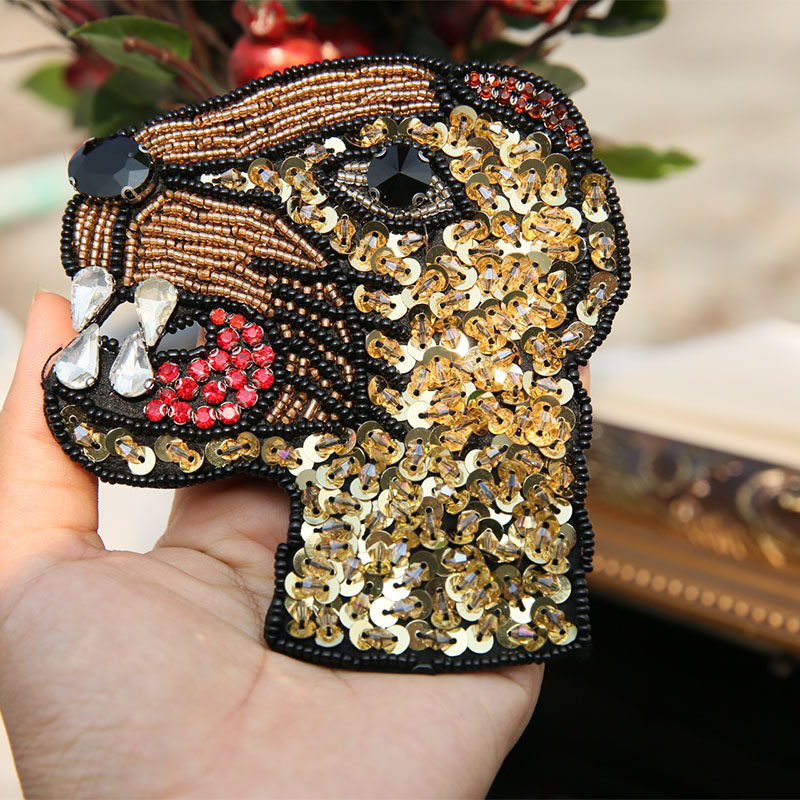 Clothes sticked embroidered large number bright sheet nail beaded old tiger head cloth patch repair decorated T-shirt DIY accessories break the hole and stick to the flower