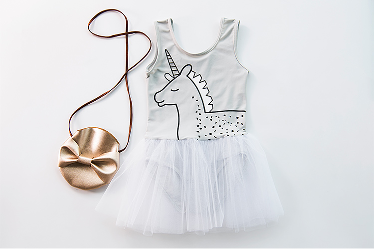 Đồ bơi cho trẻ em Cô gái Váy công chúa Cô gái Hàn Quốc Unicorn Baby Summer Nets Nhanh khô bé Đồ bơi dễ thương quần áo trẻ em xuất khẩu
