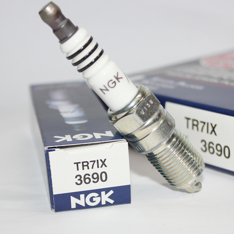 7-Degree Ngk Iridium Spark Plug Tr7Ix 3690 Is Suitable for Mazda, Focus, Mondeo, and Aston Martin