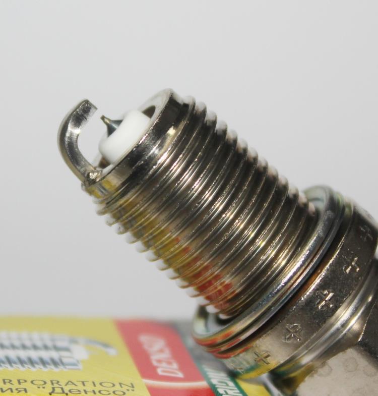 High performance electrocomprehensive iridium gold spark plug suitable for mountain East Asia LD450 LD450 AD450 450cc 450cc
