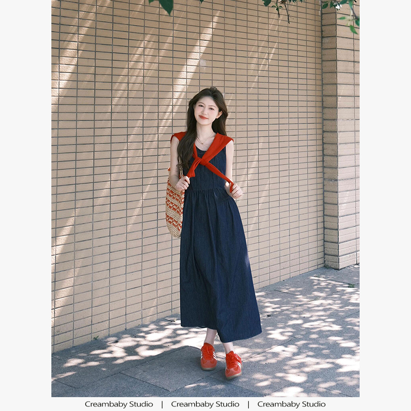Creambaby Studio Retro Blue Denim Round Neck Sleeveless Vest Dress for Women with a Unique Design