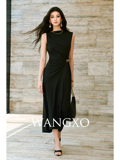 Wangxo｜Gold Thread Roman Knit｜Detachable Art Pin｜Pleated Deconstructed Hem Dress