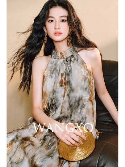 Wangxo｜Oil Painting-Like Gorgeous Satin Jacquard｜Beaded Tassel French and Italian Romantic Off-Shoulder Halter Dress