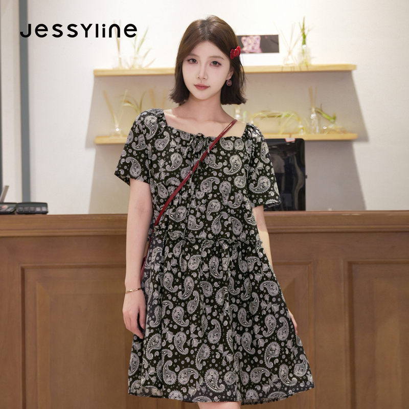 Jessyline 2026 Summer New French Retro Black Slimming Square Neck Short-Sleeved Floral Dress
