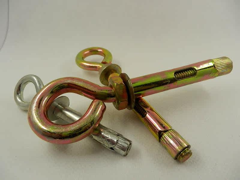 The lamp hook swelled in the ring of the lamp's eye with a hook hook - hook - lap eye pulled the M6 screw rod screw