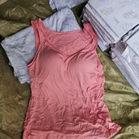 Оранжевый порошок жилет