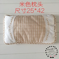 Бежевая подушка