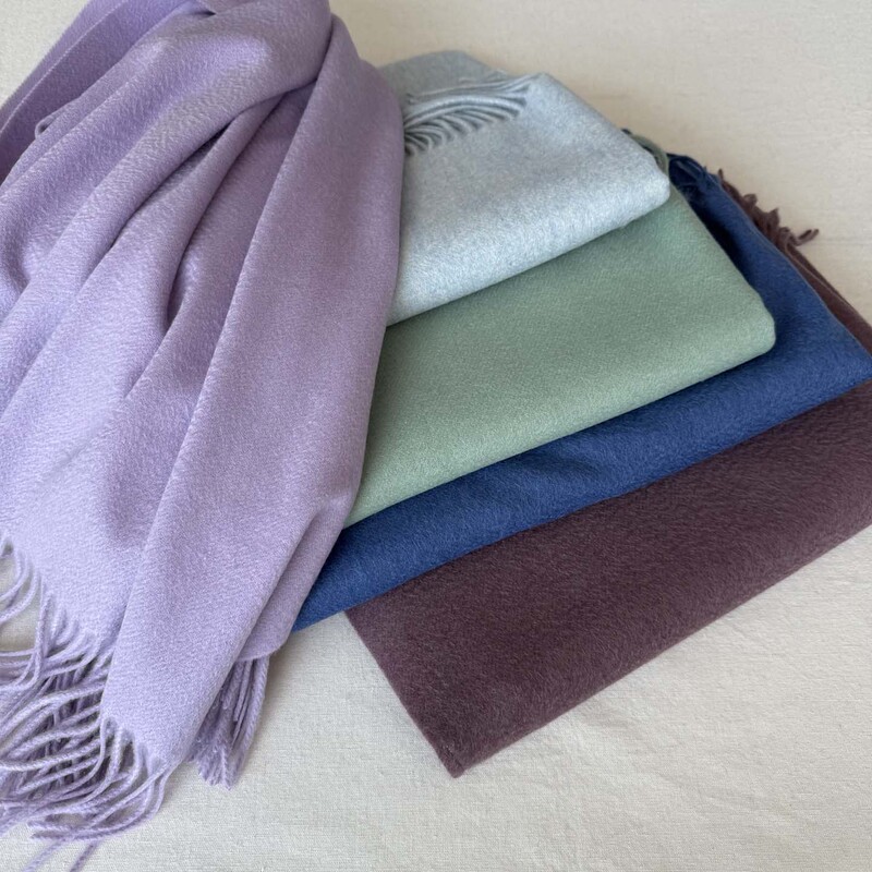 Plain Cashmere Scarf Shawl with Water Ripple Pattern, Thickened for Autumn and Winter, Warm, European and American Style, Purple Plain Cashmere Scarf Shawl with Water Ripple Pattern, Thickened for Autumn and Winter, Warm, European and American Style, Purple