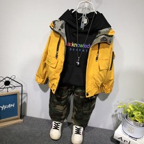 Boys windbreaker jacket hooded short jacket 2020 spring big childrens Korean version of the fashion trend childrens outerwear foreign style