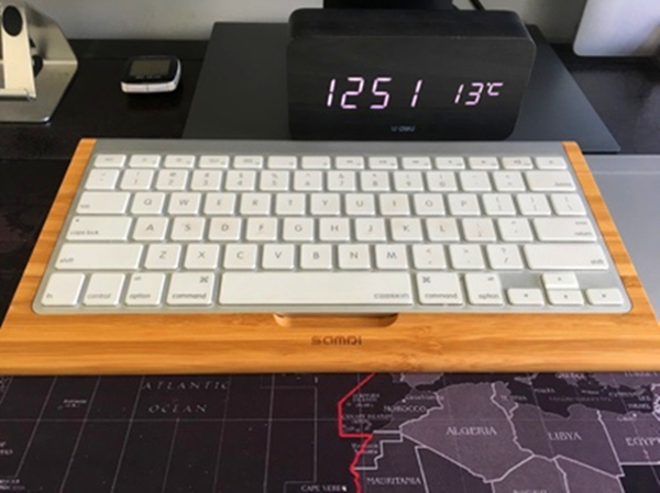 Apple iMac một máy khung bàn phím gỗ Điều khiển tuyệt vời không dây thế hệ thứ hai Bàn phím cơ sở Bluetooth hỗ trợ tay - Phụ kiện máy tính xách tay miếng dán laptop asus