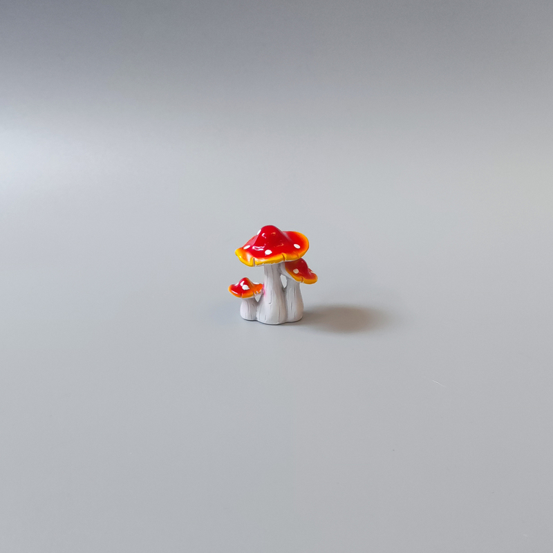 Simulated Red Umbrella-Shaped Resin Mushroom Ornament, Handmade Resin Mushroom Model