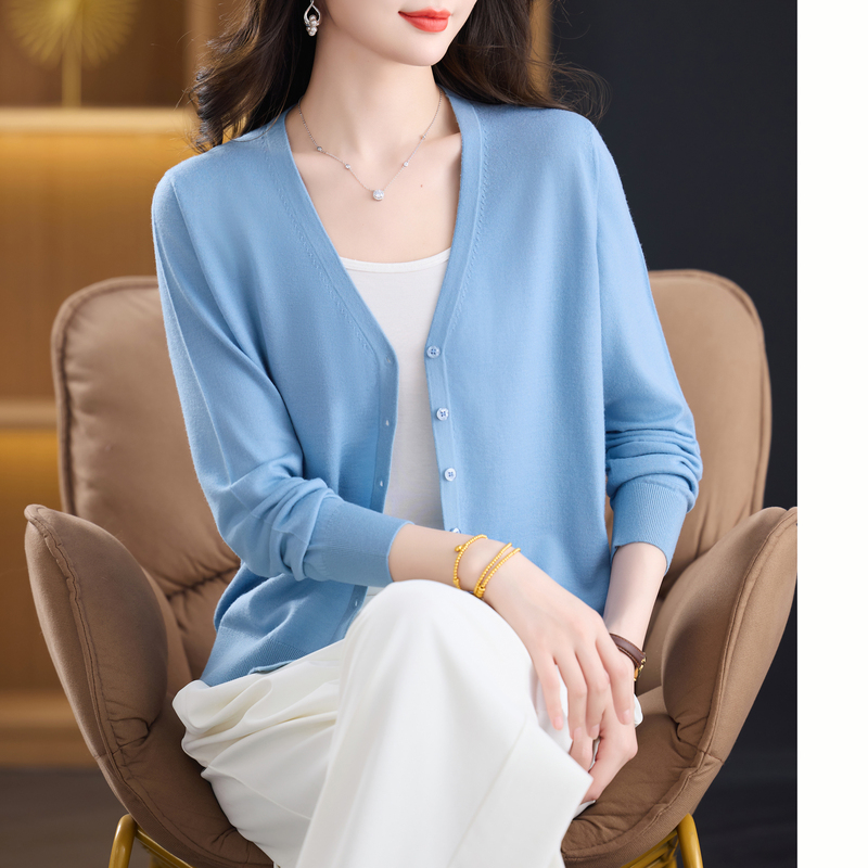 Australian Fine-Spun 100% Pure Wool Cardigan for Women, Simple and Stylish V-Neck Long-Sleeve Knit Outerwear, Lightweight Sweater Jacket