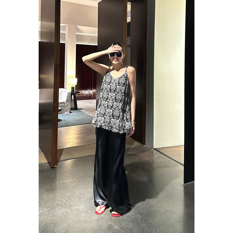 Ame Loose-Fitting Acetate Elastic Waist Silky Wide-Leg Straight Pants with a Stylish Design and Slight Flare Ame Loose-Fitting Acetate Elastic Waist Silky Wide-Leg Straight Pants with a Stylish Design and Slight Flare