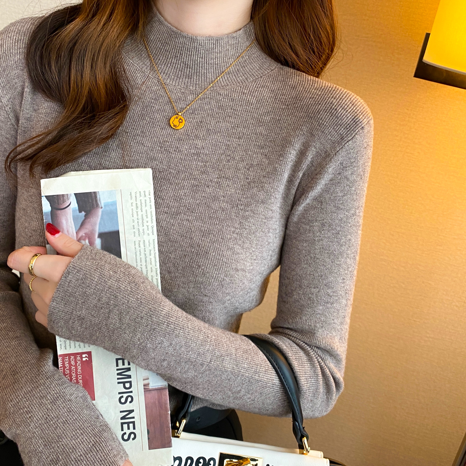 Semi-high collar sweater 2022 New female exploits with a knitted undershirt for the autumn and winter outwear 100 hitch-style blouses