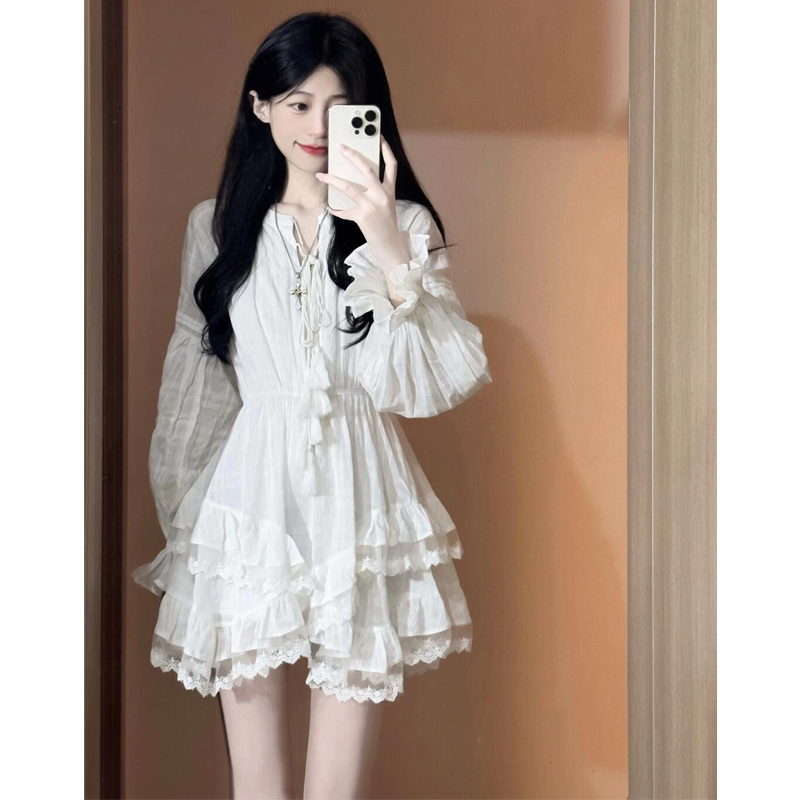 Pure and Alluring White Lace Waist-Cinching Slimming Dress for Women, Sweet and Spicy Girl Style, Irregular Long-Sleeve Tiered Mini Dress for Spring