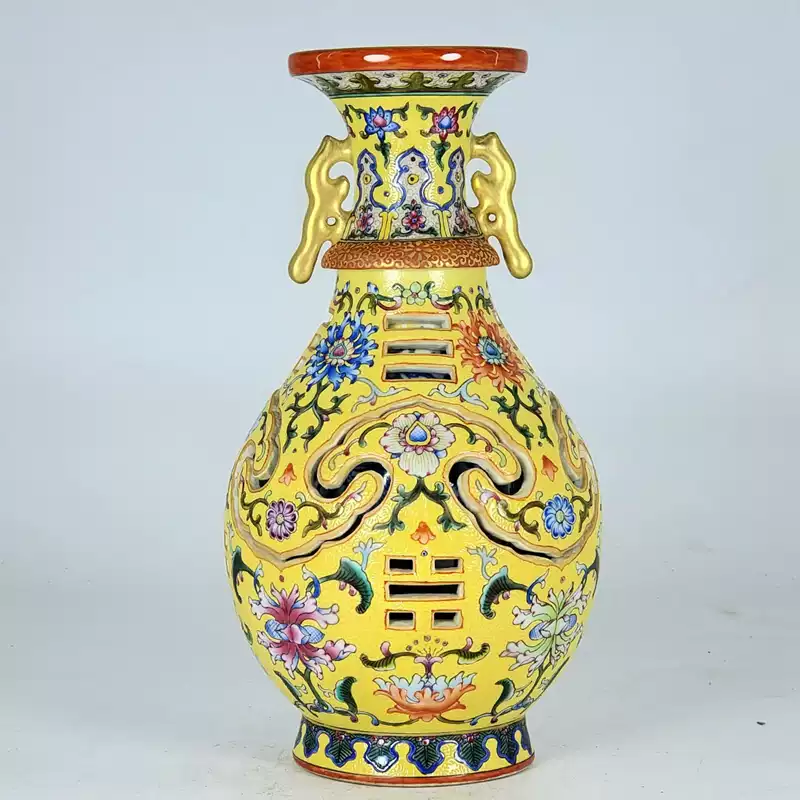 宋代哥窑贯耳四方瓶