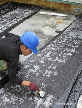 Нанесите краску Blue Sky 911 и проложите ткань из стекловолокна.