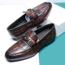 2022 new leather shoes mens summer headliner Bull Leather Business Positive Dress Sloth a foot pedal Lefus shoes upscale