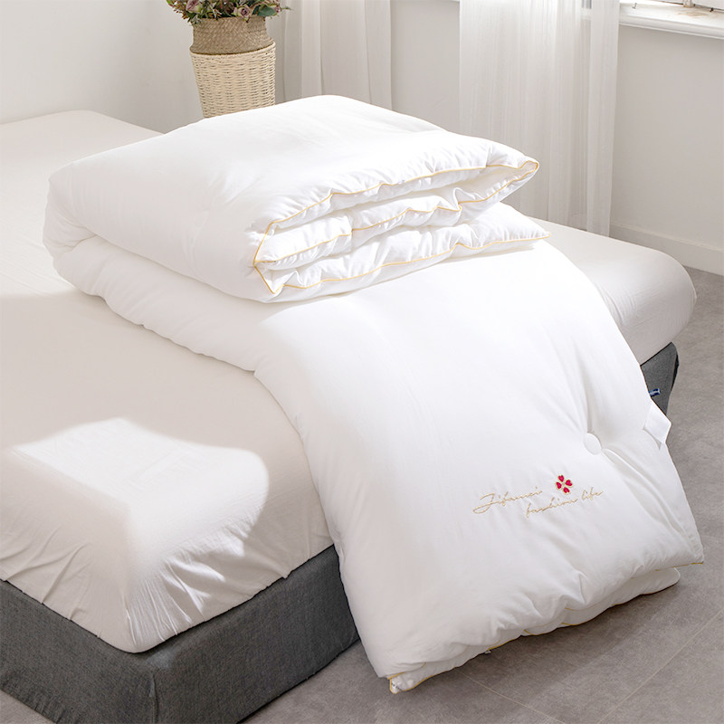 Antibacterial anti-anti-bacterial winter by single double spring and autumn quilt thickened heat-keeping hotels in student dorm bedding