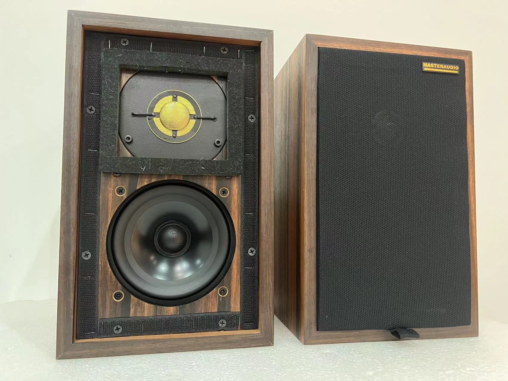 2022 Voice of America LS3 5A Bookshelf Speaker Ebony Retro Monitor Edition Bookshelf Speaker National Bank