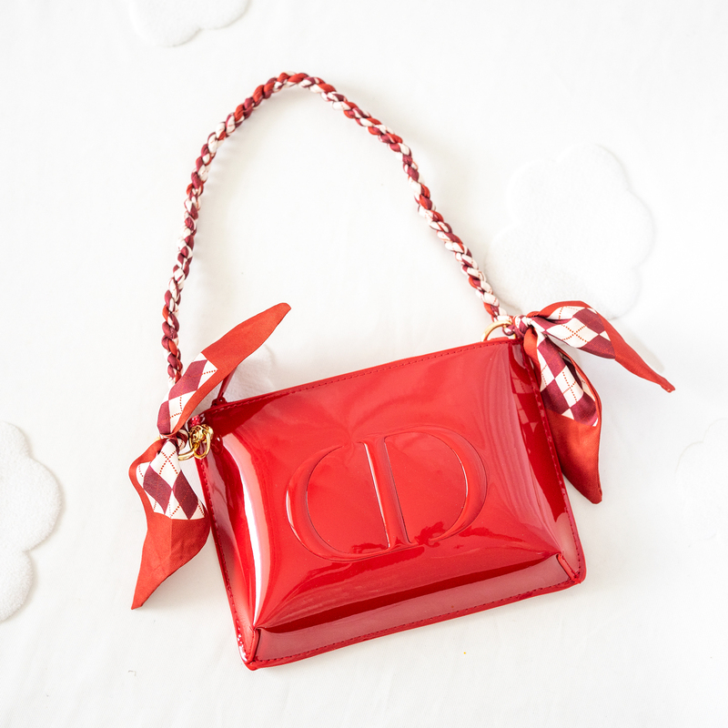 Dior New Red Patent Leather Cosmetic Bag Women's Fashion Simple Chain Shoulder Bag DIY Silk Scarf Handbag Dior New Red Patent Leather Cosmetic Bag Women's Fashion Simple Chain Shoulder Bag DIY Silk Scarf Handbag