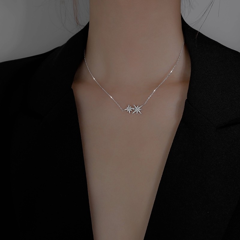 Six-Pointed Star Necklace for Women, Niche Design, Minimalist Style, Light Luxury Clavicle Chain, High-End Feel, 2025 New Popular Model