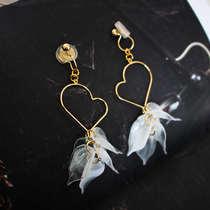 Autumn and winter earhole painless silicone mosquito coil ear clip geometric heart-shaped petals retro atmosphere Korean earring earrings