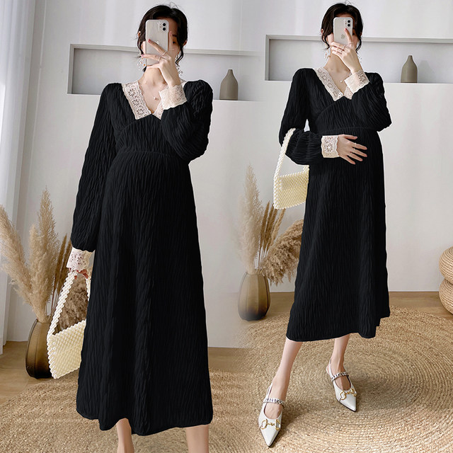 Pregnant women's autumn clothes top trendy mother fashion V-neck lace side over the knee to cover the belly loose inner dress autumn and winter skirt