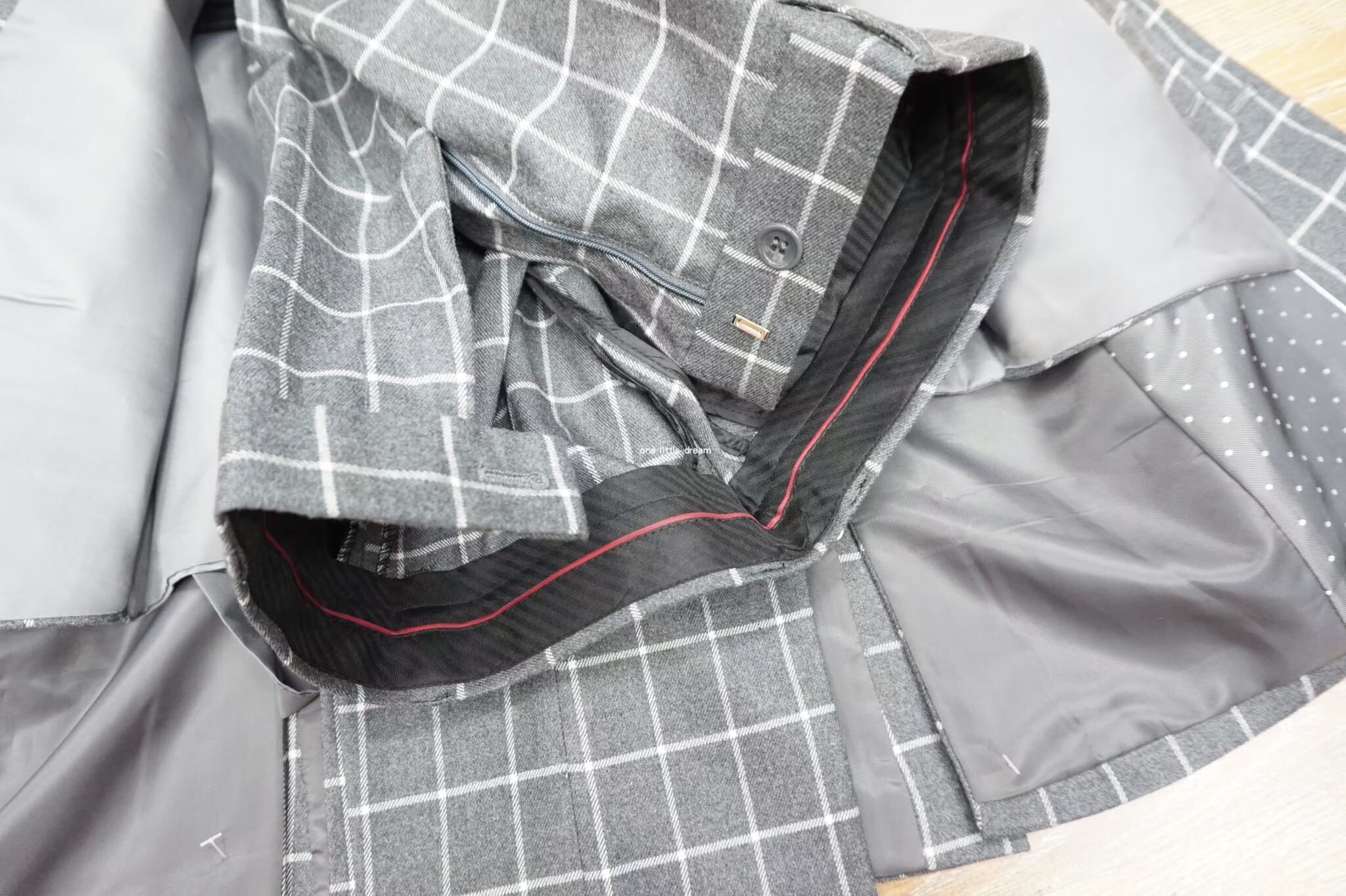 Mùa thu và mùa đông nước Anh trẻ em phù hợp với len mẫu xương cá dày hoa cô gái phù hợp với hiệu suất phù hợp với bé trai váy trẻ em đẹp