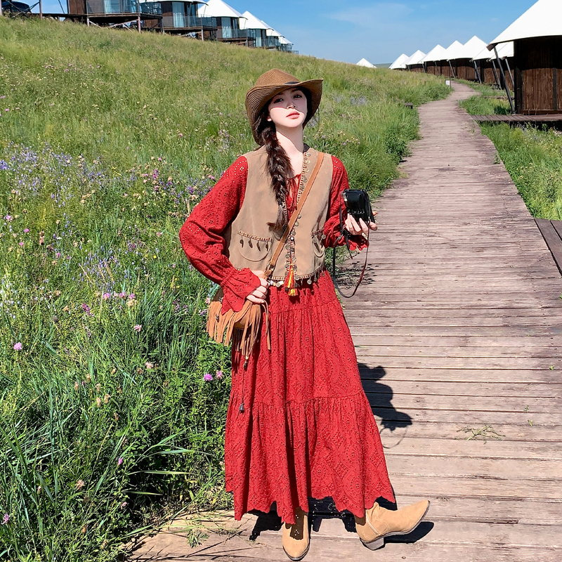 Yunnan Travel Outfit Vacation Style Red Hollow-Out Dress Set for Women Early Autumn 2026 New Vest Two-Piece Set