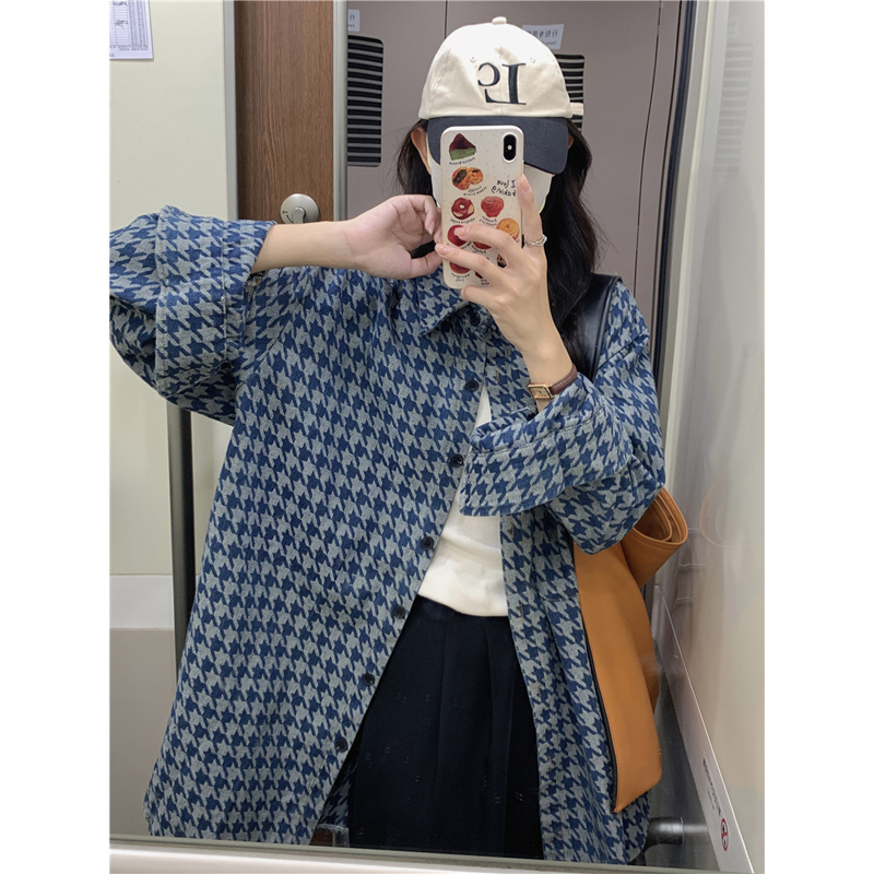 Plus-Size Unique and Stylish Houndstooth Long-Sleeve Shirt Jacket for Women, Autumn and Winter Loose Fit Slimming Denim Shirt Plus-Size Unique and Stylish Houndstooth Long-Sleeve Shirt Jacket for Women, Autumn and Winter Loose Fit Slimming Denim Shirt