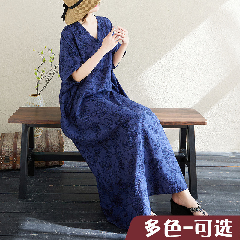 Discounted V-Neck Lightweight Cotton and Linen Plus-Size Loose-Fitting Artistic Vacation-Style Beach Dress, Vintage Slimming Long Robe