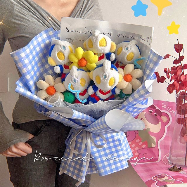 ວັນແຫ່ງຄວາມຮັກຂອງແຟນ Ultraman Doll Bouquet Superman Doll ດອກໄມ້ແຫ້ງຂອງເດັກນ້ອຍກາຕູນສ້າງສັນຂອງຂວັນວັນຈົບການສຶກສາ