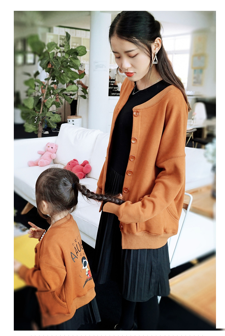 40% giảm giá áo khoác cho cha mẹ và con mùa thu và mùa đông một gia đình gồm ba chiếc áo len nhung dày của mẹ và con gái quan ao tre em