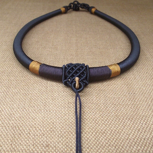 Оригинальное изумрудное ожерелье из шнура, янтарная подвеска, галстук, ремешок из воскового агата, квадратный вырез