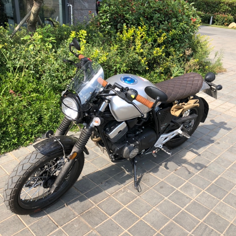 Xinyuan 400/440 người leo núi Longjia V cà phê 250 kính chắn gió nhỏ retro Xe máy retro sửa đổi kính chắn gió phía trước - Kính chắn gió trước xe gắn máy kính chắn gió moto