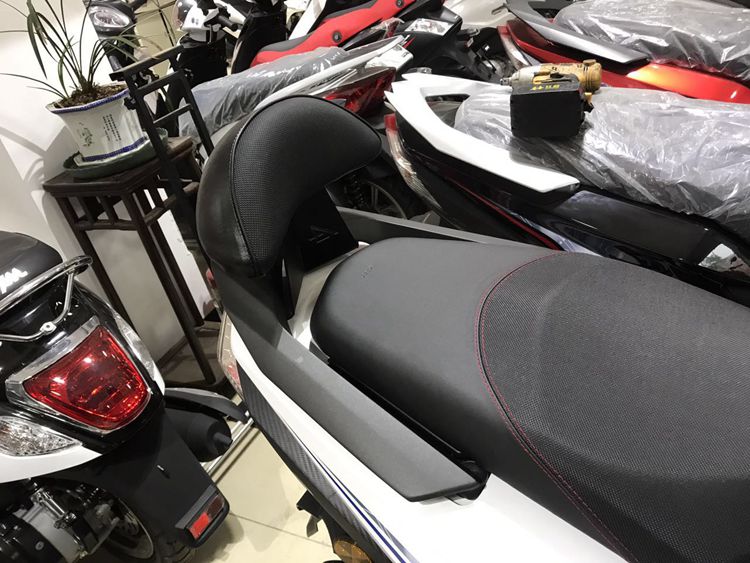 Honda chia RX125 sửa đổi phụ kiện sửa đổi tựa lưng đệm tựa lưng scooter SDH125T-31 yên xe dream