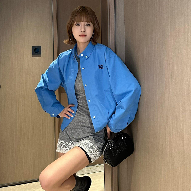 Old Money Style Royal Blue Poplin Texture Intellectual Jacket Silhouette Coat Blue Plaid Double-Layer Cotton Shirt Jacket Old Money Style Royal Blue Poplin Texture Intellectual Jacket Silhouette Coat Blue Plaid Double-Layer Cotton Shirt Jacket