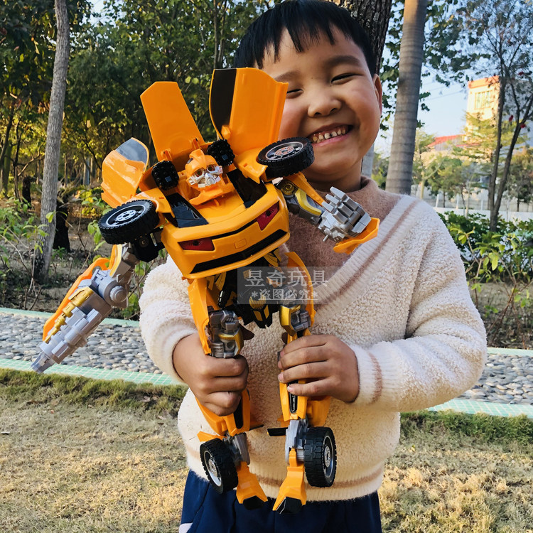 Transforming robot King Kong children's toy car Optimus Prime Hornet model model boy color box gift