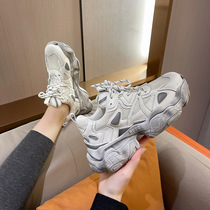 Current issue of heavy pound recommended dirty and explosive old daddy shoes woman ins2021 new net red and thick bottom heightening small white shoes