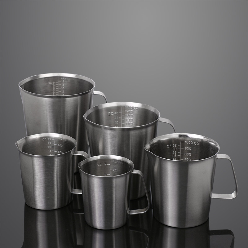不锈钢广口量杯 304不锈钢带刻度大口量杯 带手柄烧杯500-2000ml