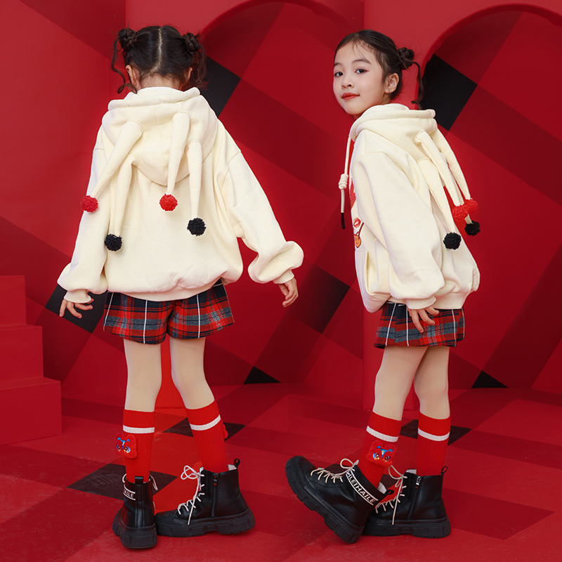 Yuxing Yuyan girls New Year's suit 2024 Year of the Dragon new small, medium and large children's New Year's greetings suit Western-style sweatshirt set skirt