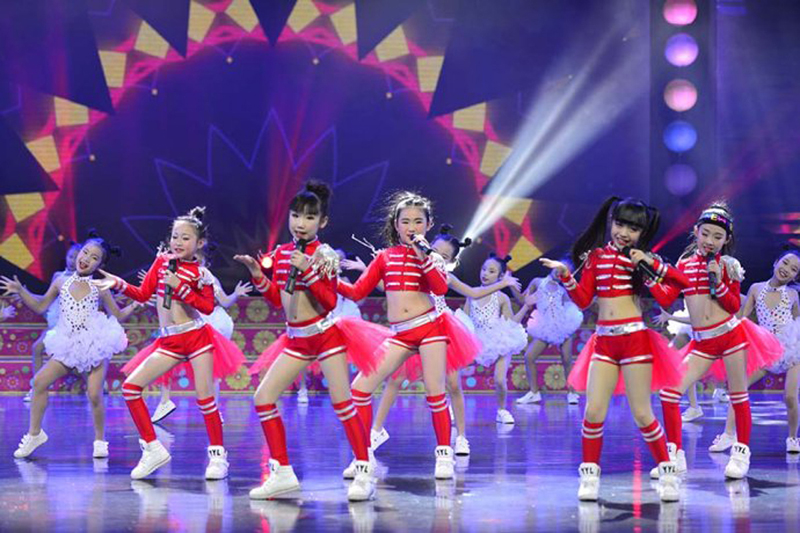 Trang phục múa jazz cho trẻ em trai và gái mới trang phục cổ vũ cho trẻ em váy múa alibaba cho bé
