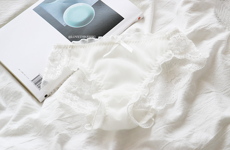 BA BA! Quần lót ren nữ mới của Nhật Bản Ren Openwork White Lưới xếp li Phụ nữ - Cặp đôi quần áo lót
