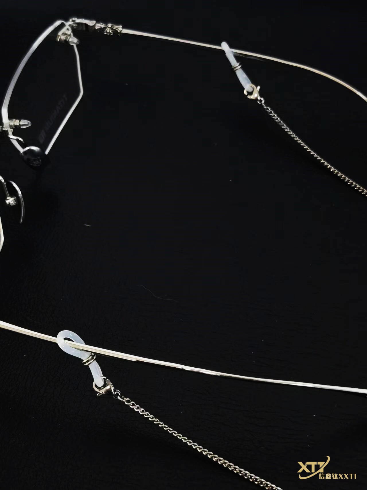Очки цепи 纯钛日本网红眼镜链挂脖防掉男女防丢口罩链挂链墨镜链条项链细链